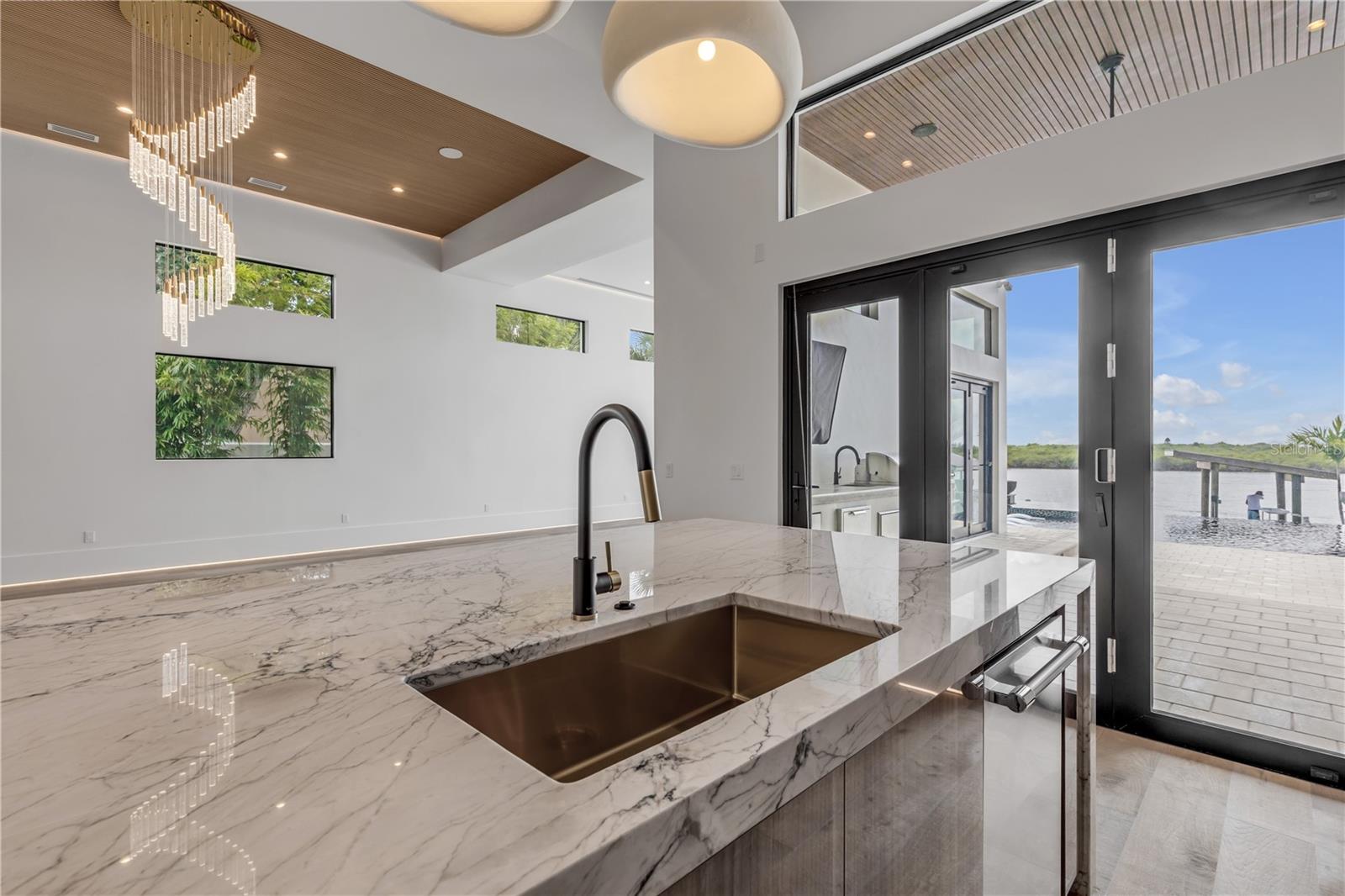 1194 N PENINSULA AVE, NEW SMYRNA BEACH, FL, 32169