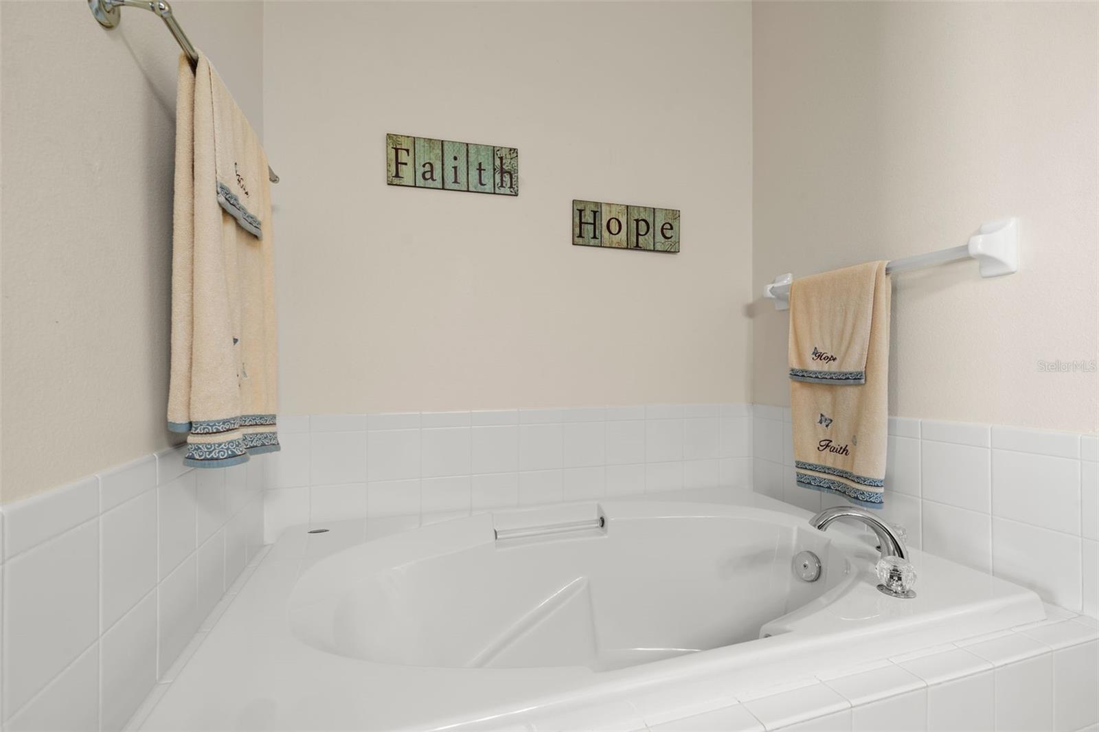 6926 SURREY OAK DR, APOLLO BEACH, FL, 33572