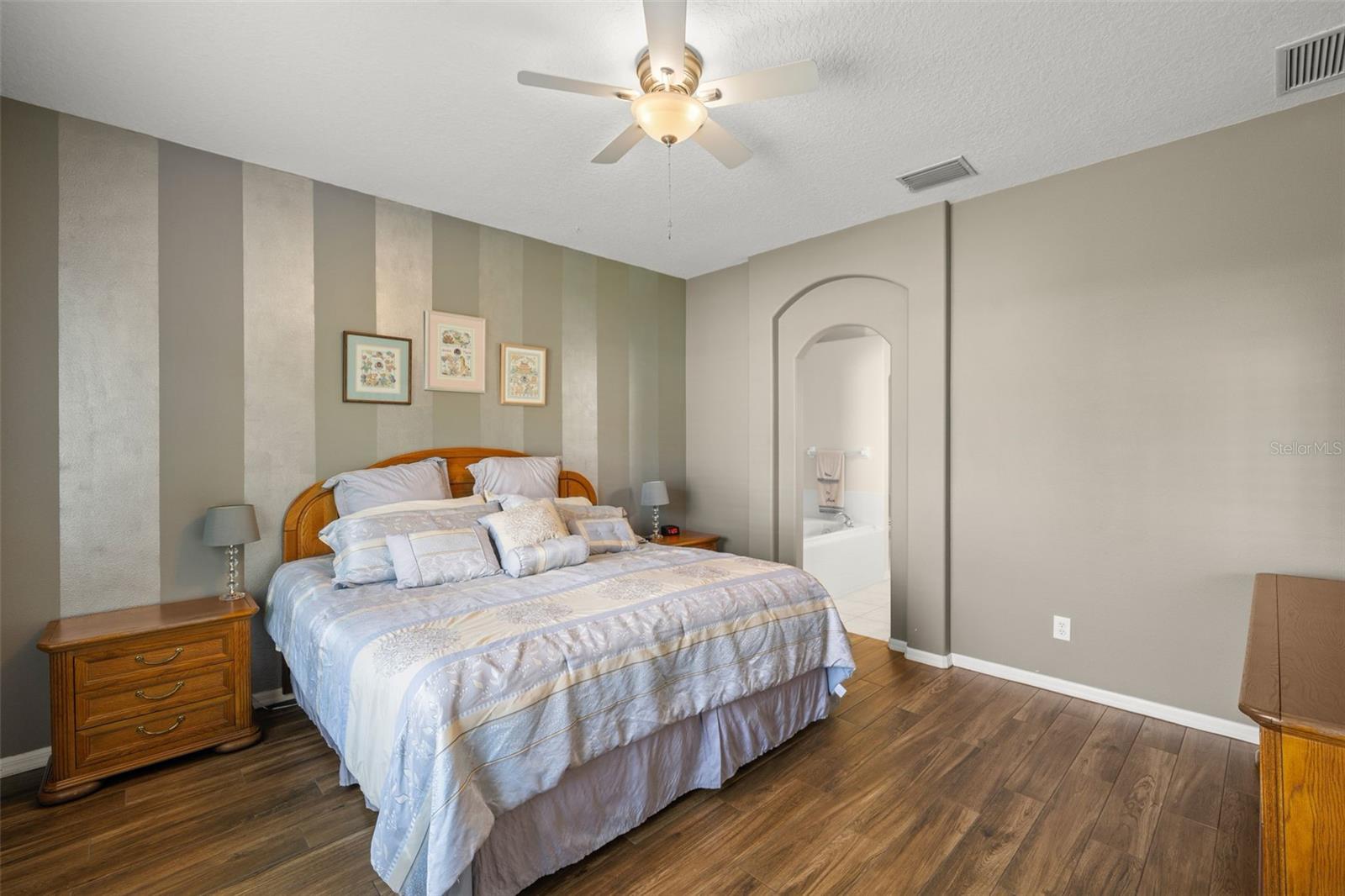 6926 SURREY OAK DR, APOLLO BEACH, FL, 33572