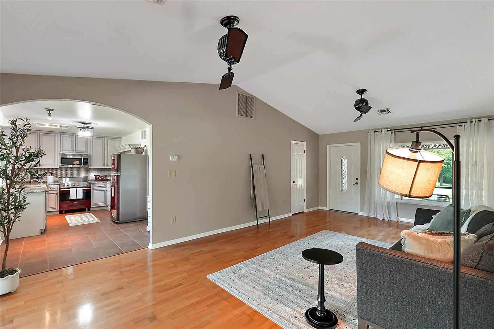 1311 E 5TH AVE, MOUNT DORA, FL, 32757