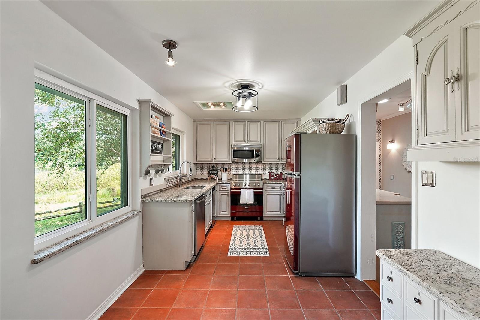1311 E 5TH AVE, MOUNT DORA, FL, 32757