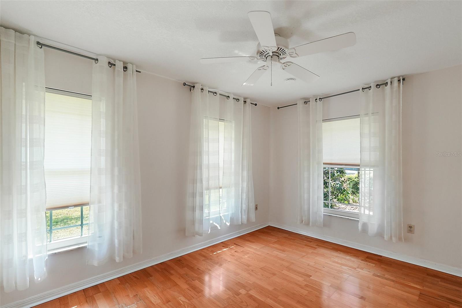 1311 E 5TH AVE, MOUNT DORA, FL, 32757