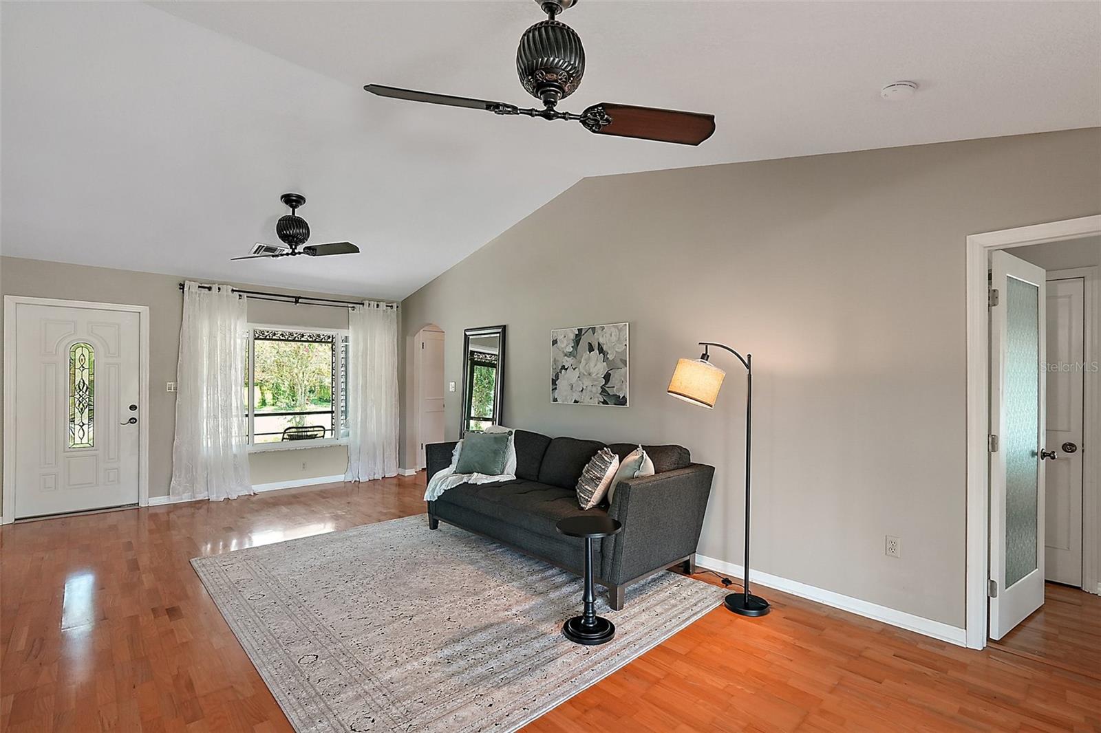 1311 E 5TH AVE, MOUNT DORA, FL, 32757