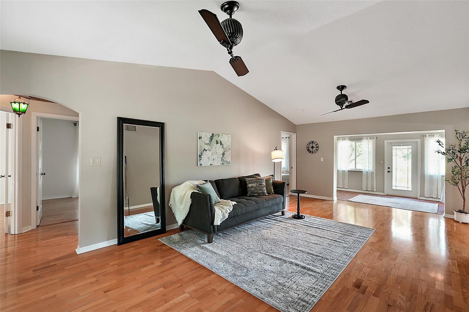 1311 E 5TH AVE, MOUNT DORA, FL, 32757