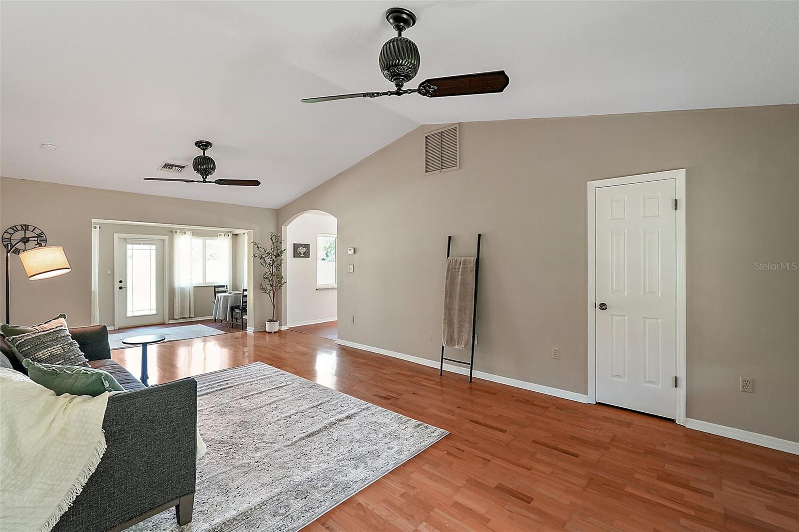1311 E 5TH AVE, MOUNT DORA, FL, 32757
