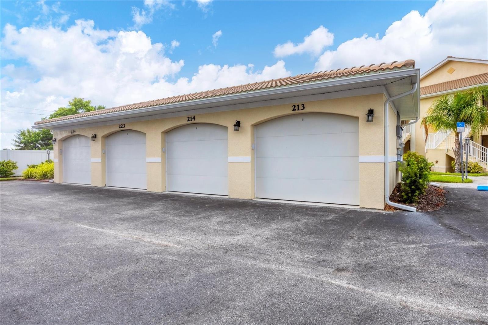 200 GARDENS EDGE DR #213, VENICE, FL, 34285