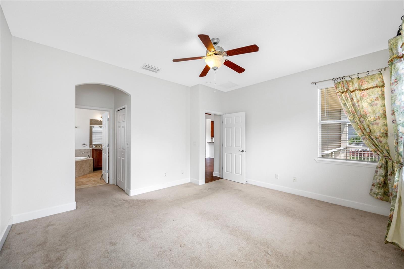 1008 BLUE HERON WAY, TARPON SPRINGS, FL, 34689