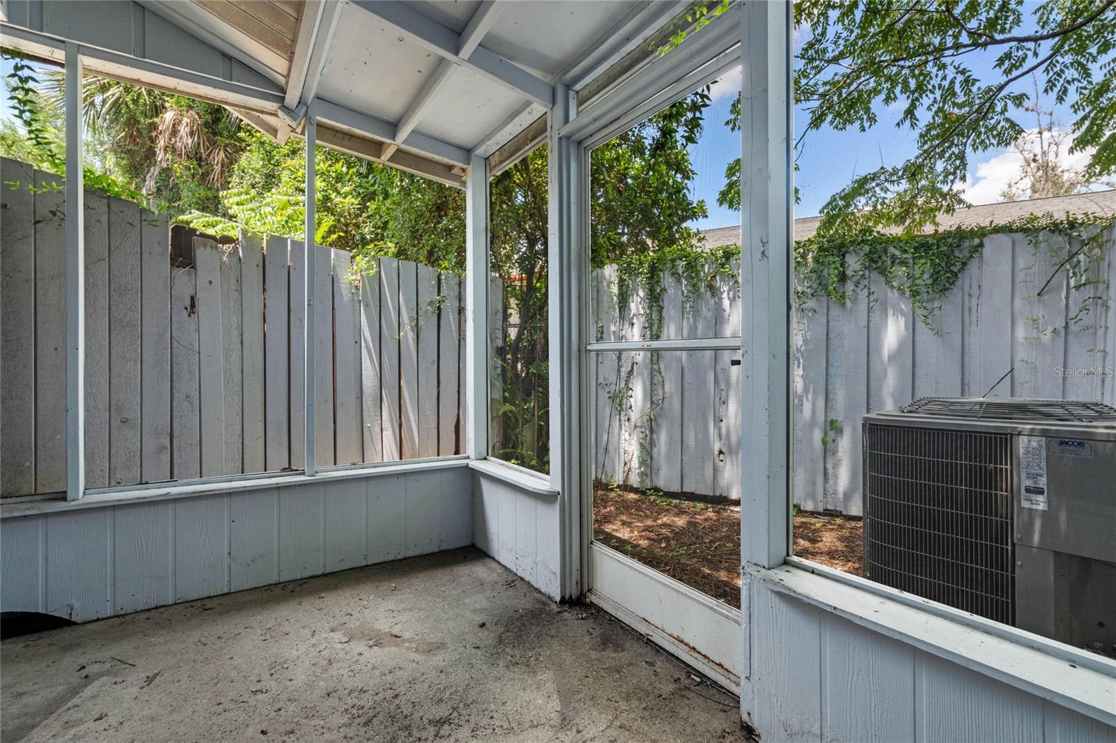 101 N HILL AVE #4, DELAND, FL, 32724