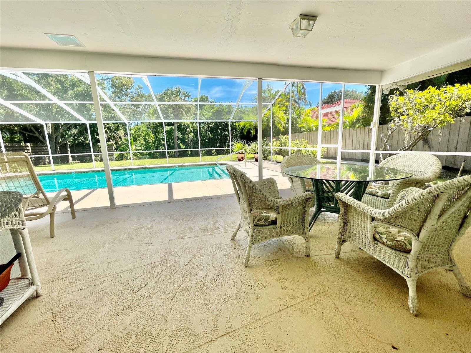 1895 BUCCANEER CIR, SARASOTA, FL, 34231