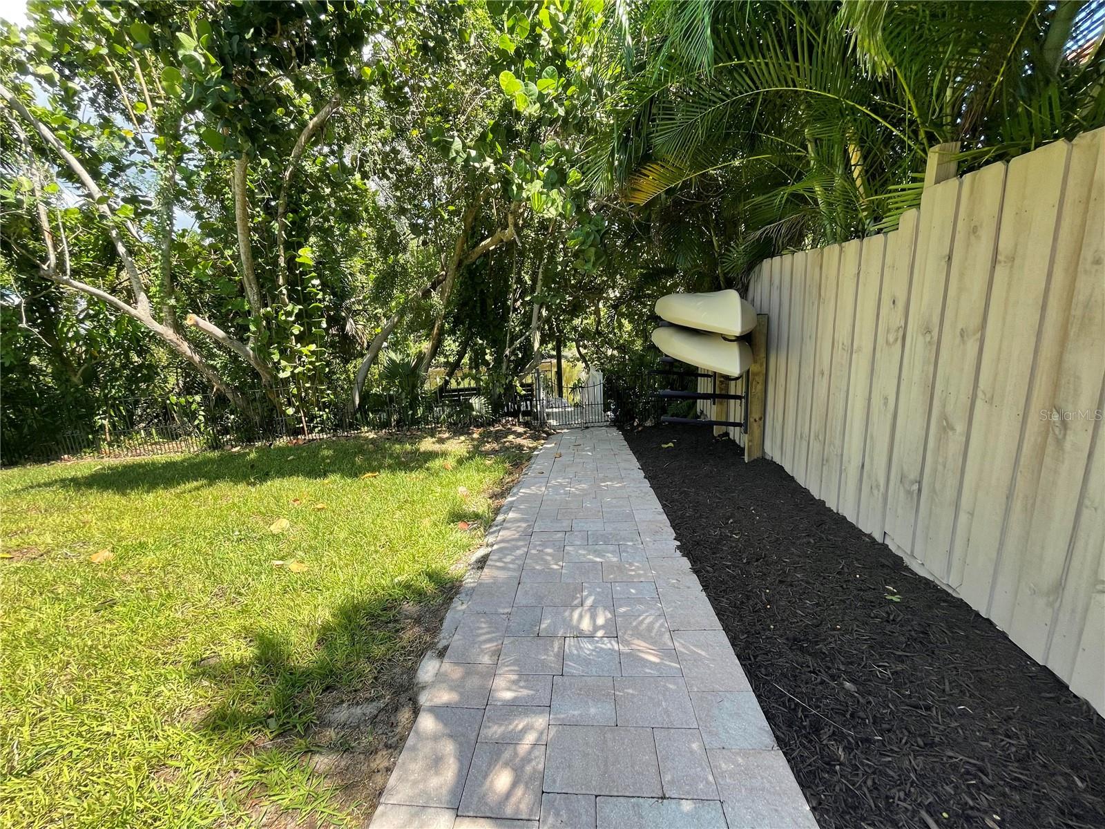 1895 BUCCANEER CIR, SARASOTA, FL, 34231