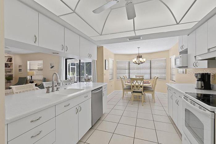 1895 BUCCANEER CIR, SARASOTA, FL, 34231