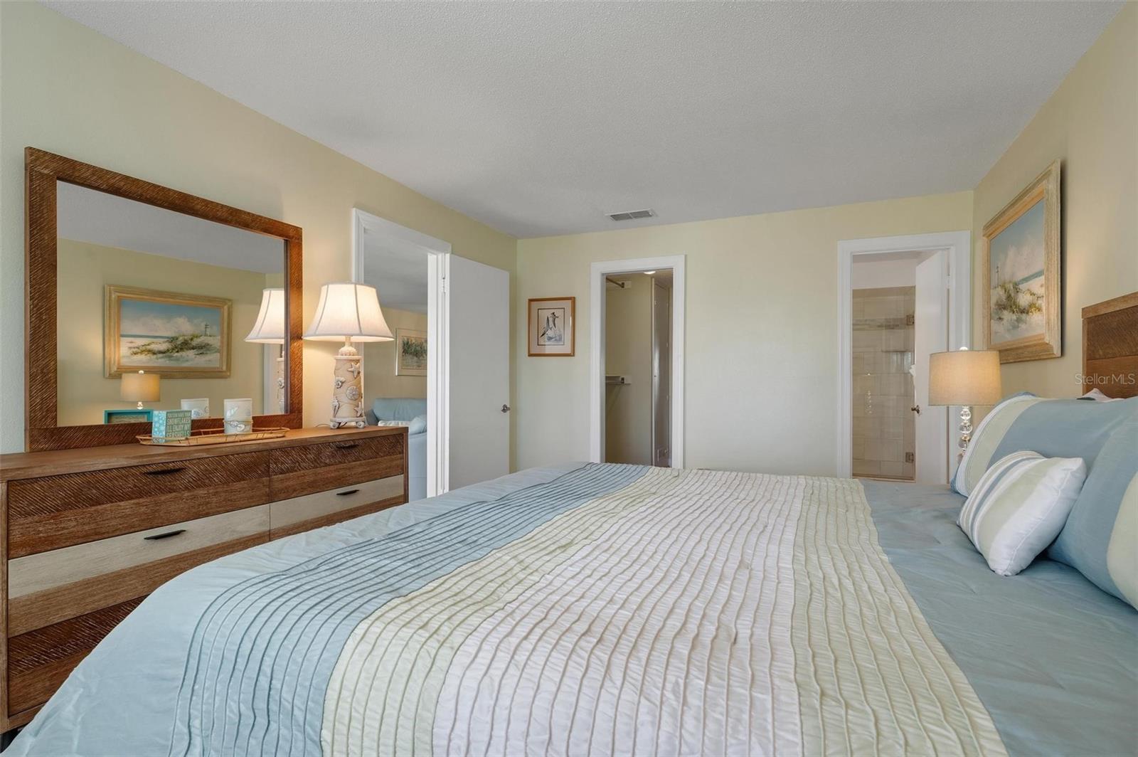 777 BEACH RD #1B, SARASOTA, FL, 34242