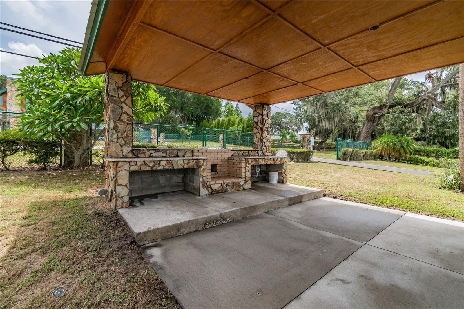 11401 THONOTOSASSA RD, THONOTOSASSA, FL, 33592