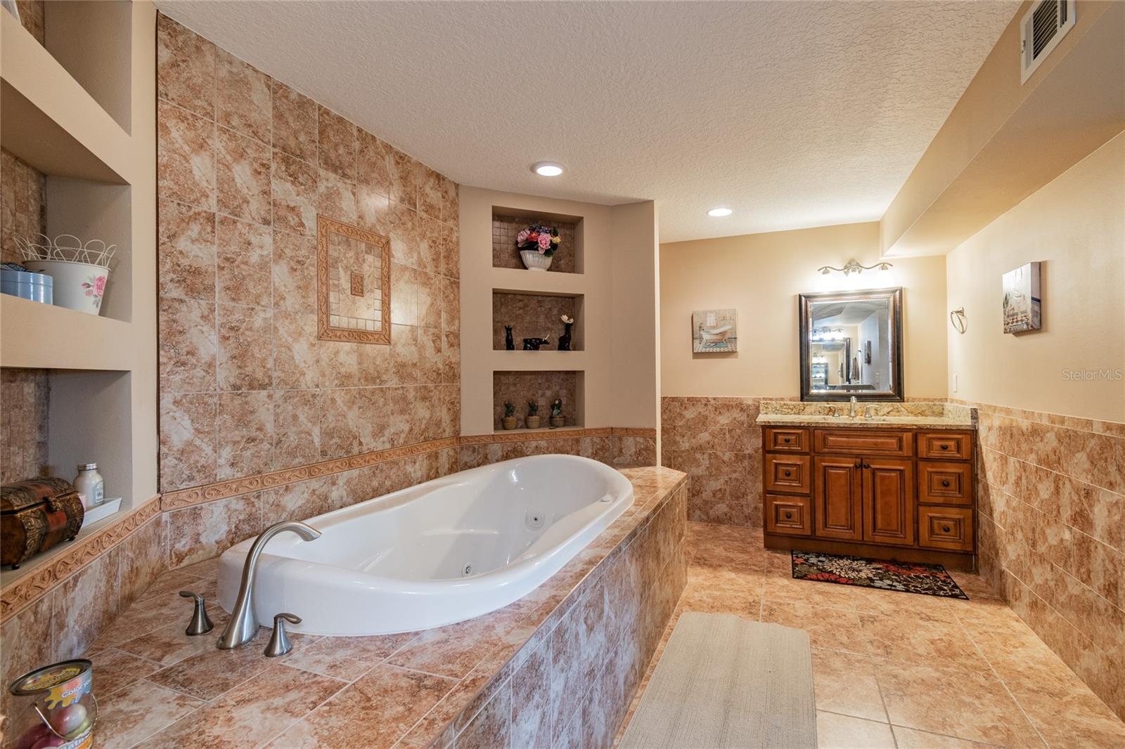 11401 THONOTOSASSA RD, THONOTOSASSA, FL, 33592