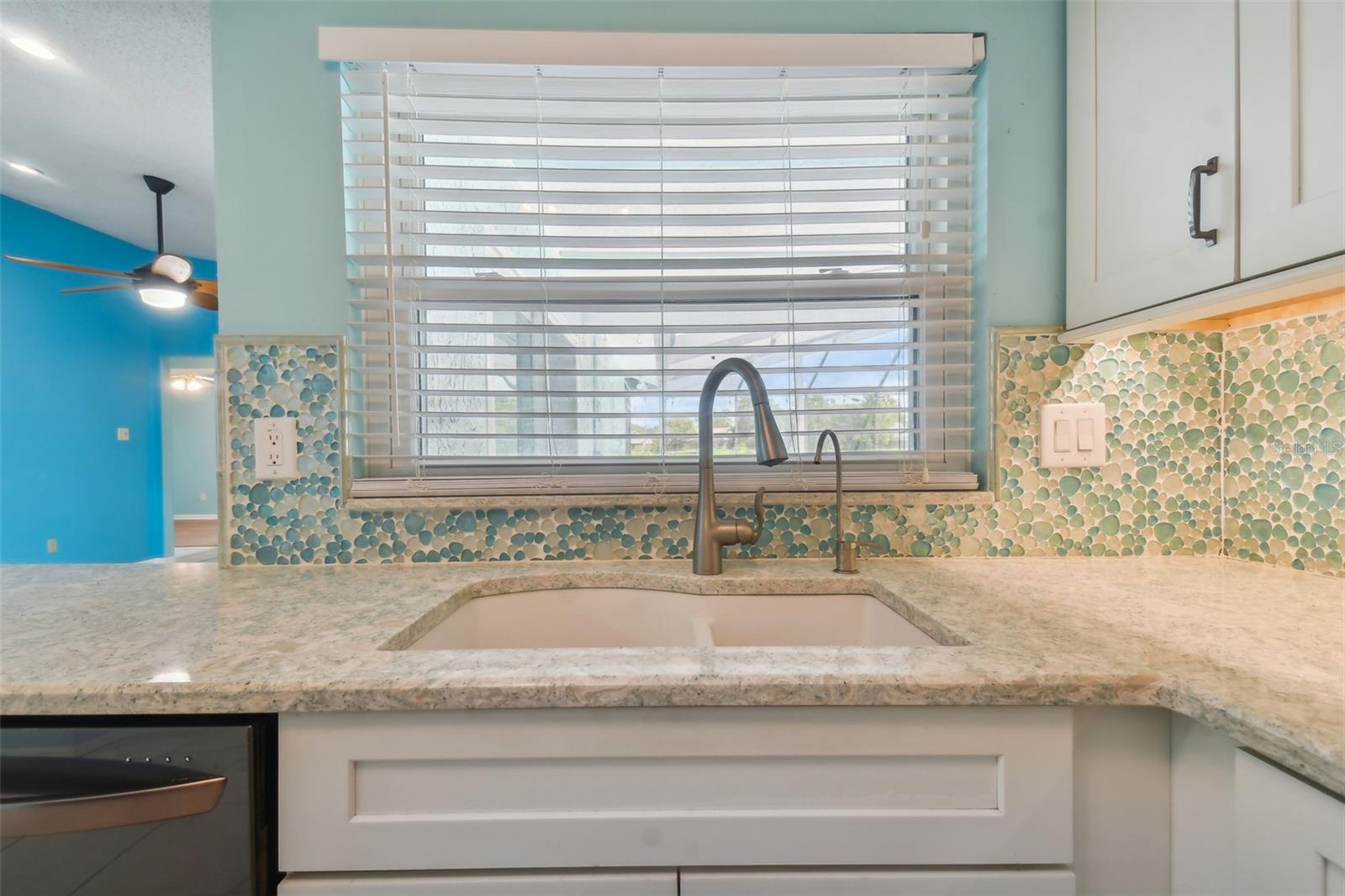 3925 DUNAIRE DR, VALRICO, FL, 33596