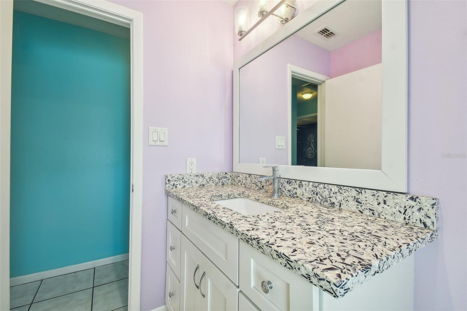 3925 DUNAIRE DR, VALRICO, FL, 33596