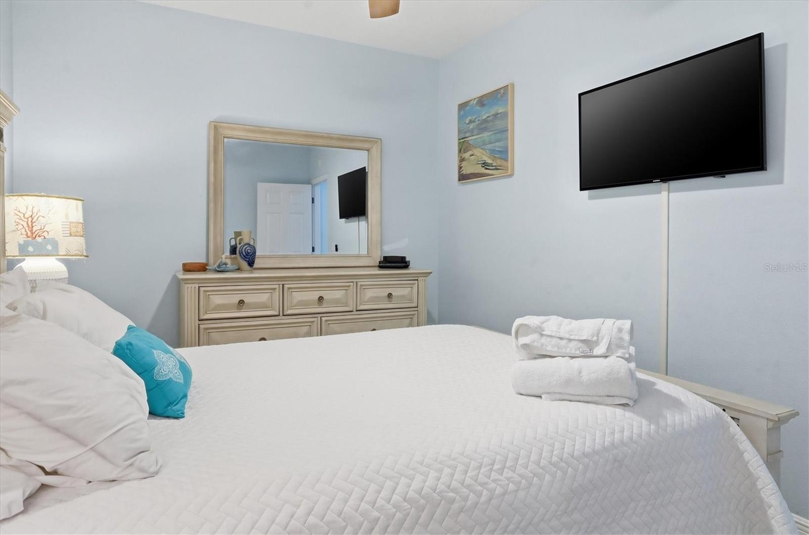 1900 GULF DR N #4, BRADENTON BEACH, FL, 34217