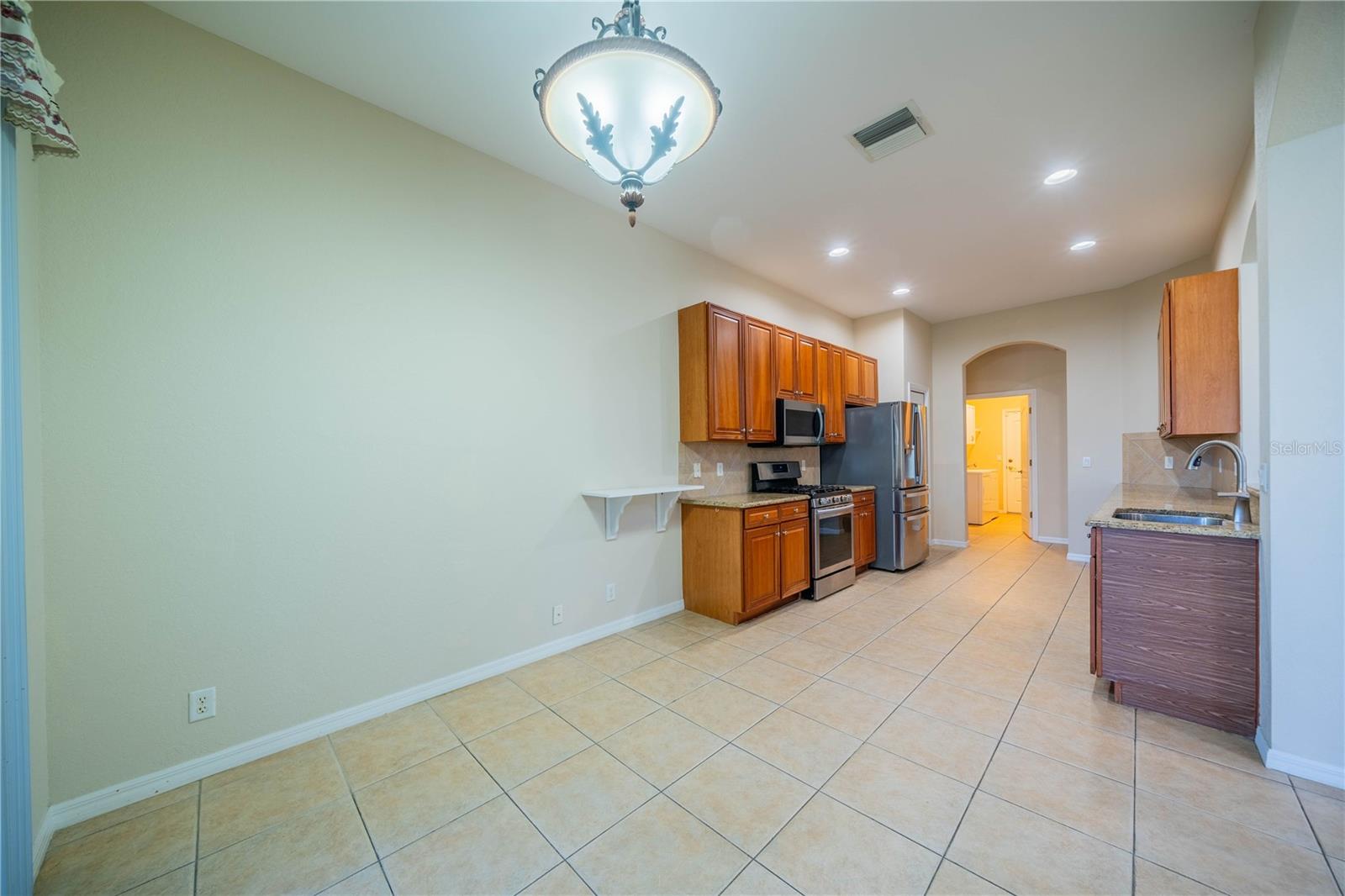 445 NOBLE FAIRE DR, SUN CITY CENTER, FL, 33573