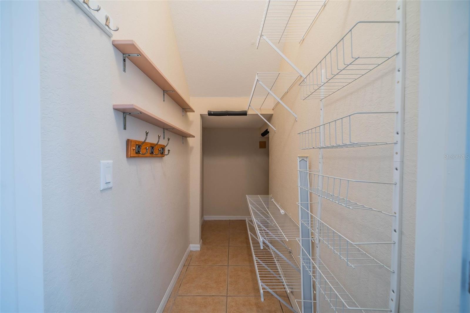 445 NOBLE FAIRE DR, SUN CITY CENTER, FL, 33573