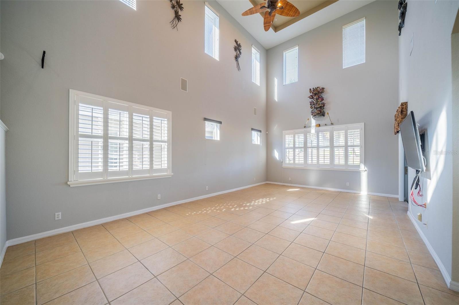 445 NOBLE FAIRE DR, SUN CITY CENTER, FL, 33573