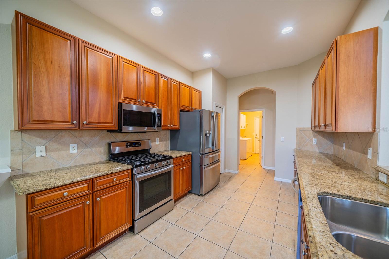 445 NOBLE FAIRE DR, SUN CITY CENTER, FL, 33573