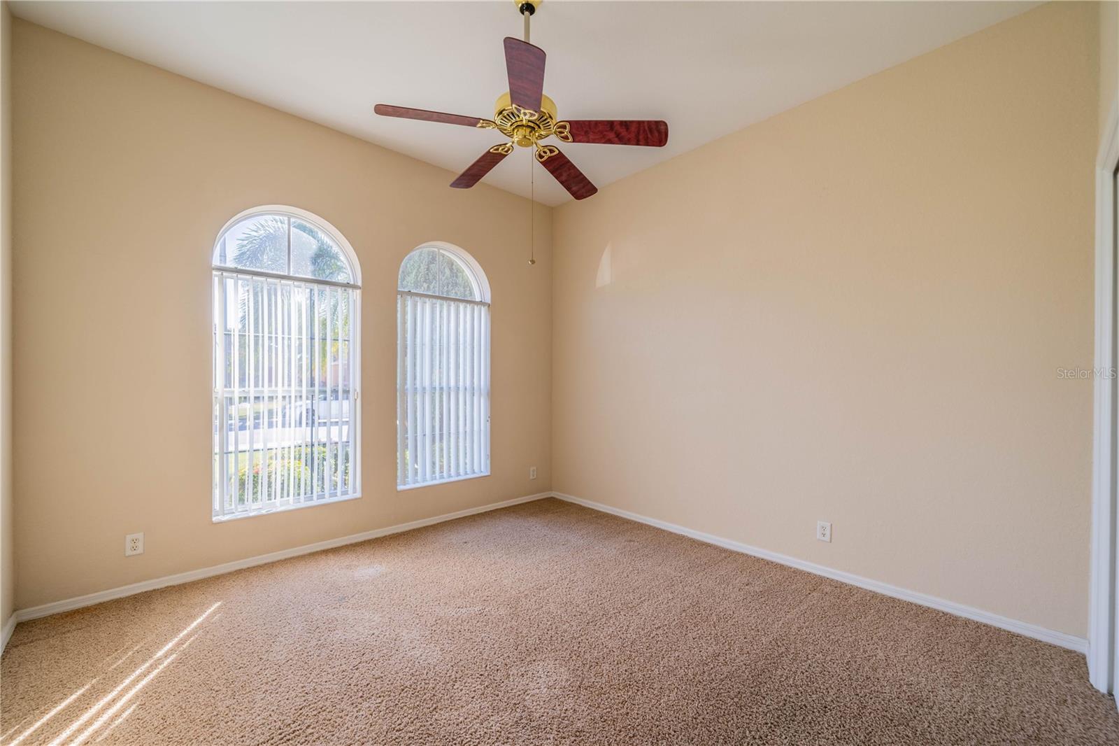 445 NOBLE FAIRE DR, SUN CITY CENTER, FL, 33573