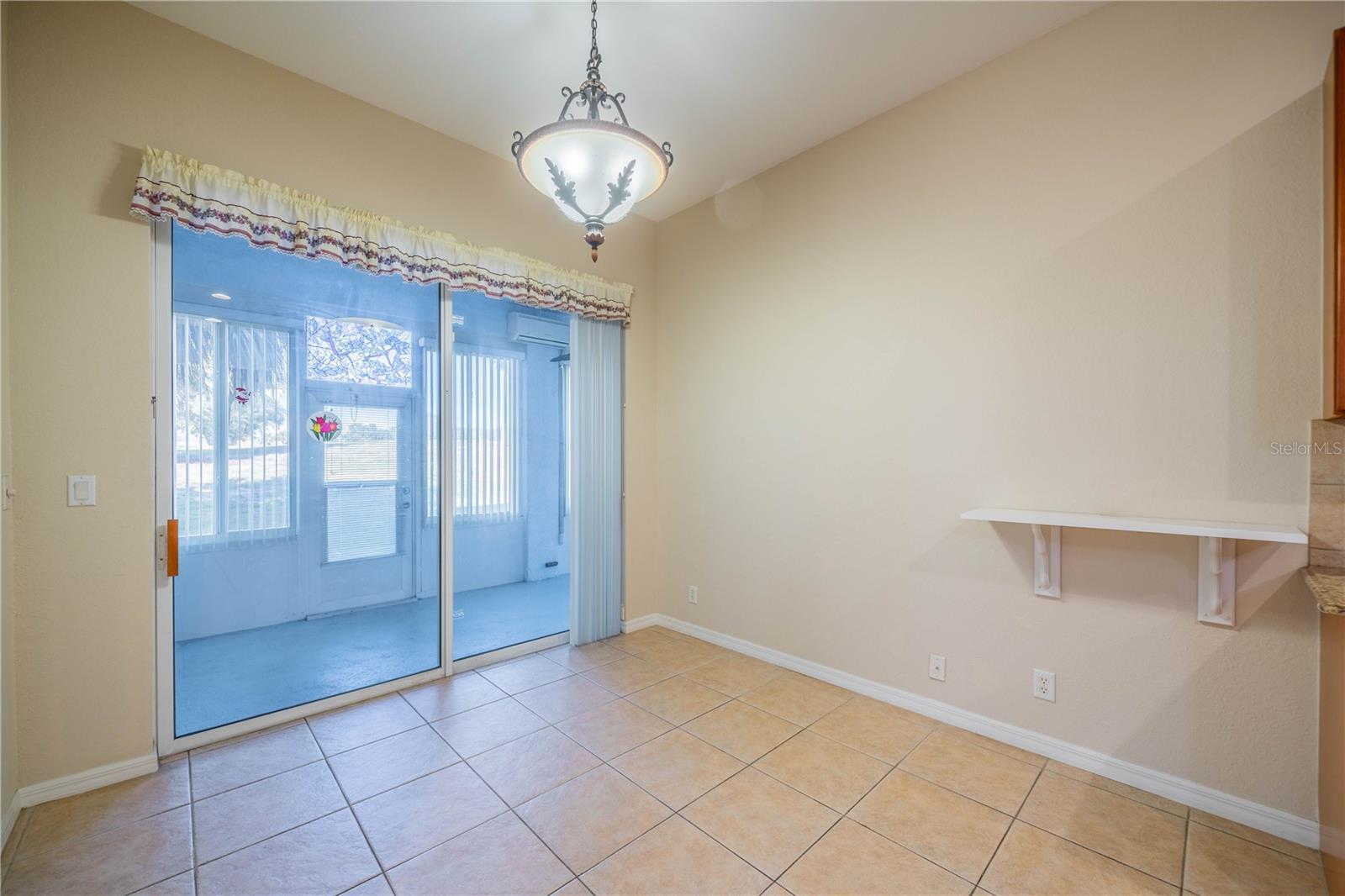 445 NOBLE FAIRE DR, SUN CITY CENTER, FL, 33573