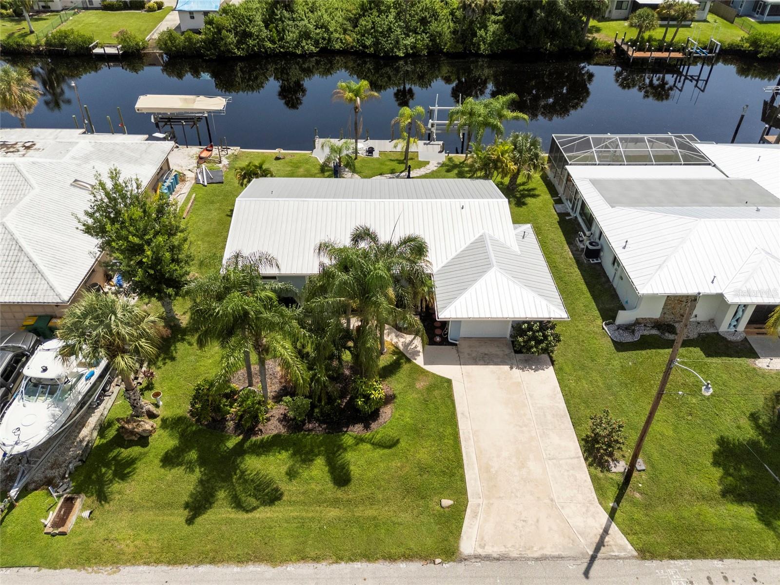18598 BRIGGS CIR, PORT CHARLOTTE, FL, 33948