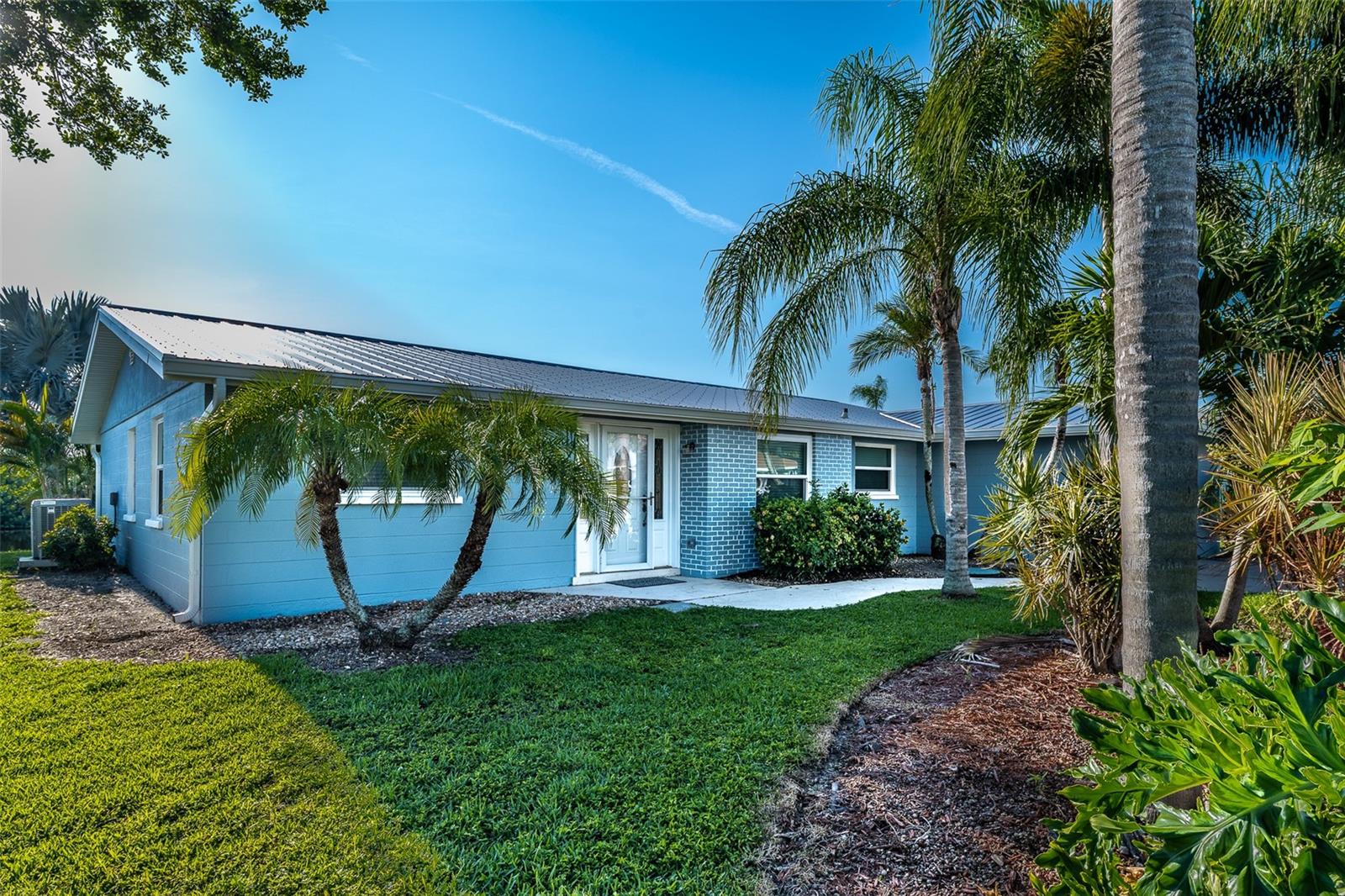 18598 BRIGGS CIR, PORT CHARLOTTE, FL, 33948