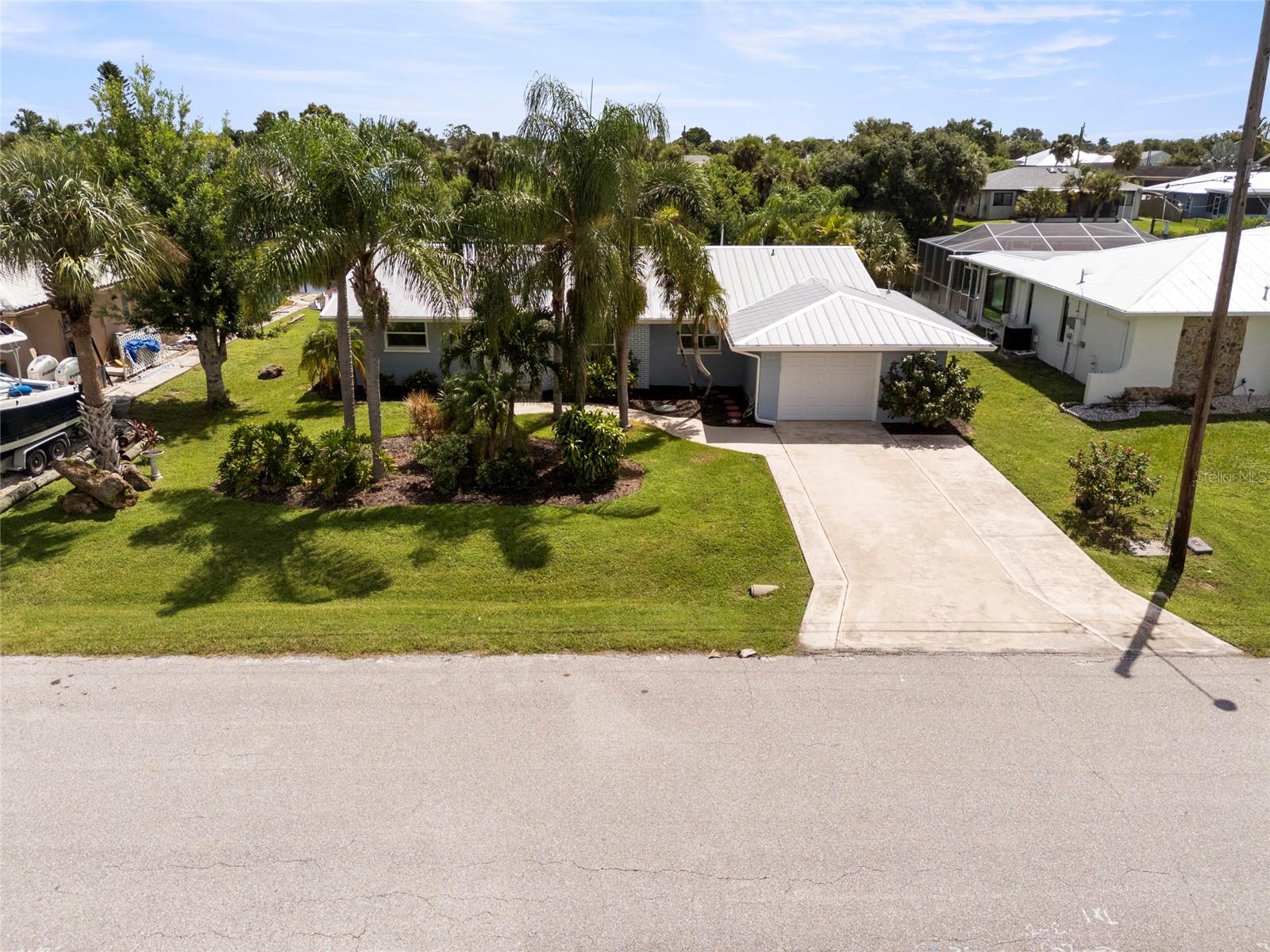 18598 BRIGGS CIR, PORT CHARLOTTE, FL, 33948