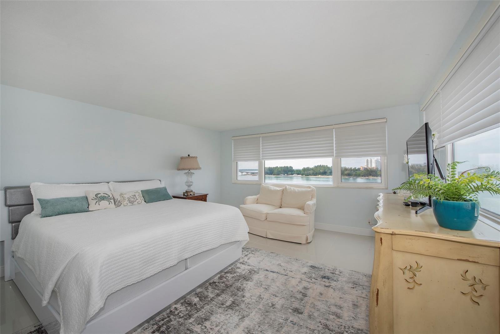 675 S GULFVIEW BLVD #704, CLEARWATER BEACH, FL, 33767