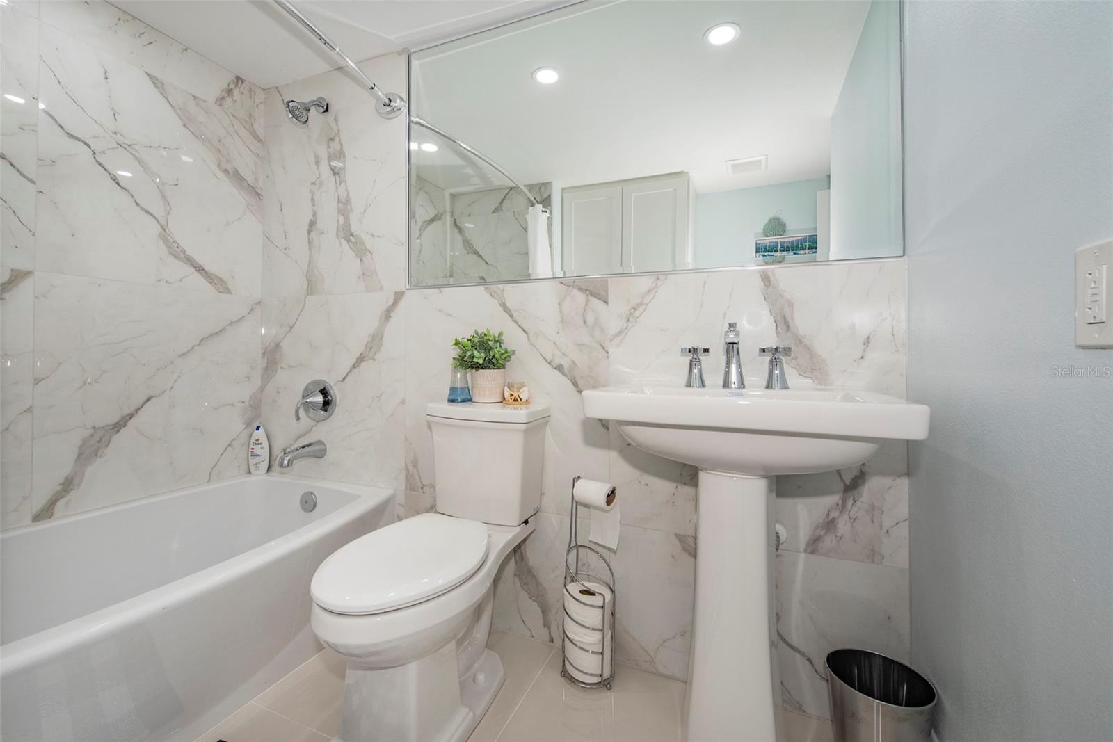 675 S GULFVIEW BLVD #704, CLEARWATER BEACH, FL, 33767