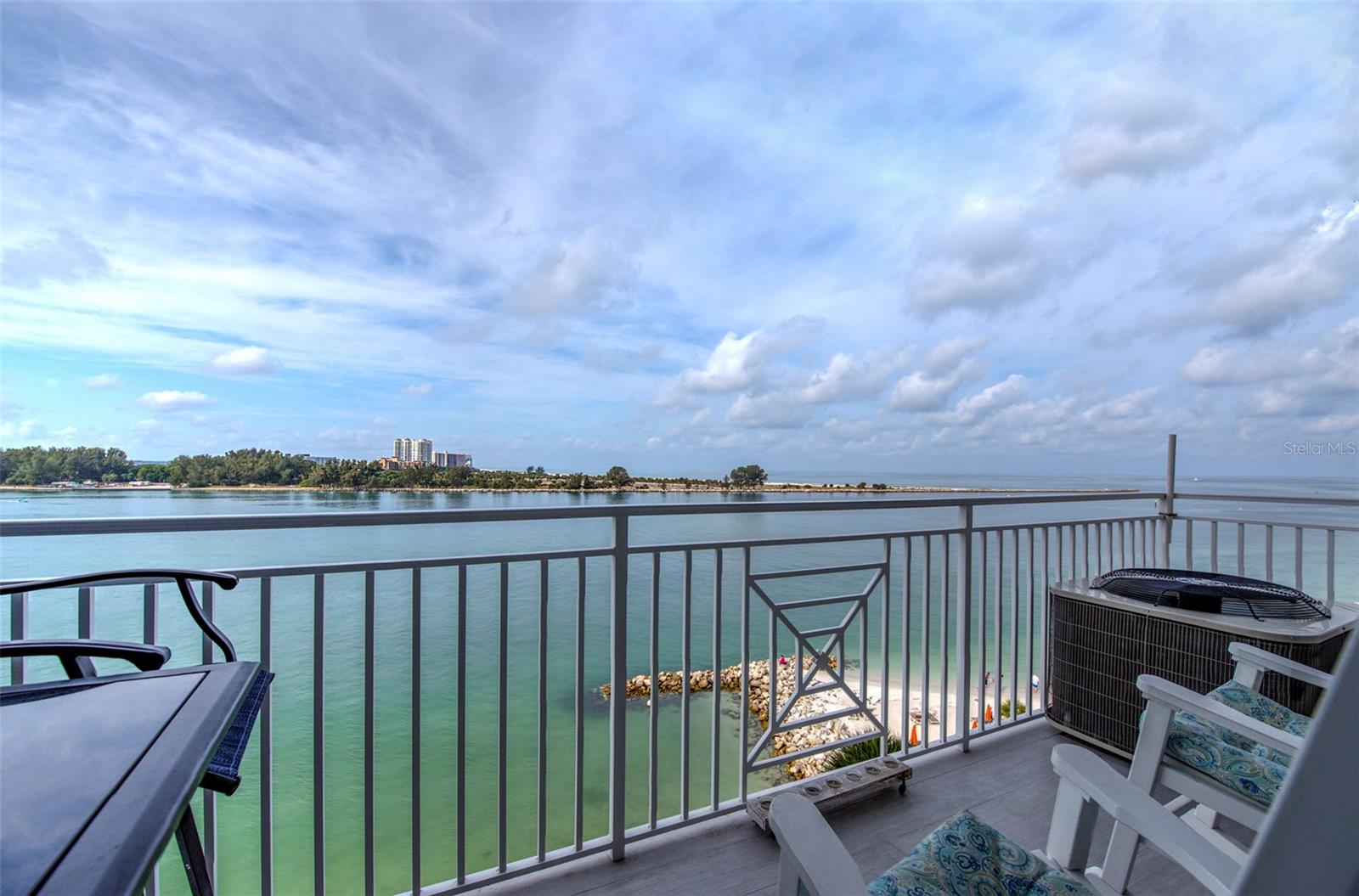 675 S GULFVIEW BLVD #704, CLEARWATER BEACH, FL, 33767