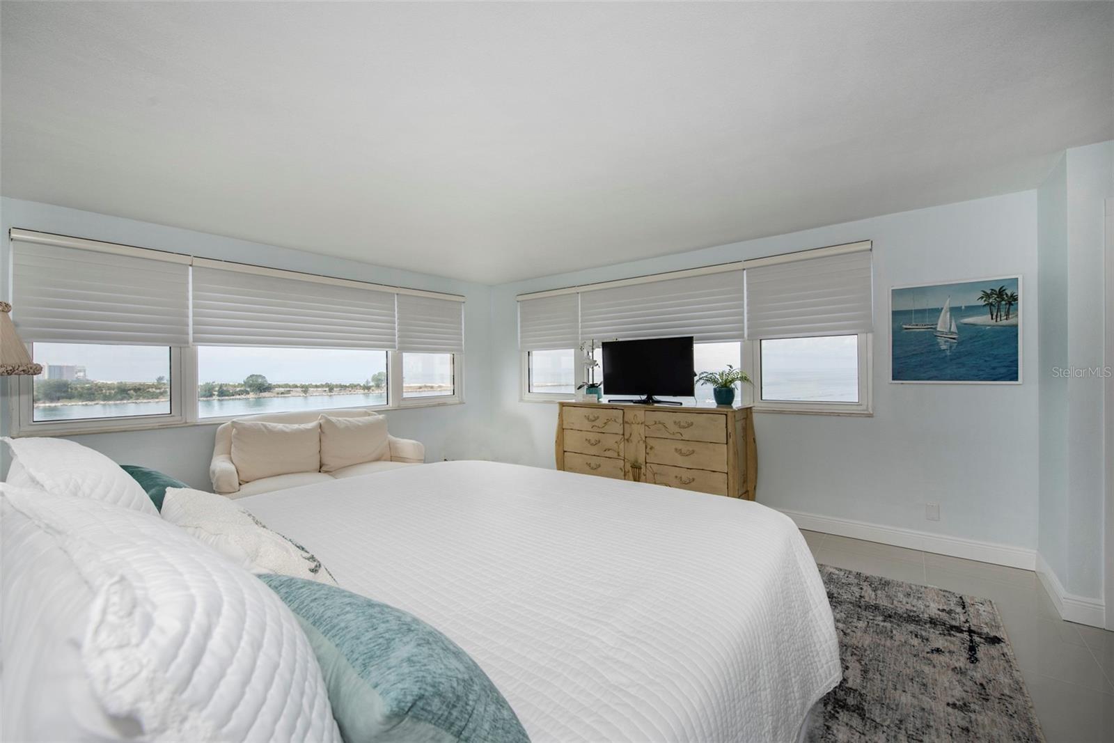 675 S GULFVIEW BLVD #704, CLEARWATER BEACH, FL, 33767