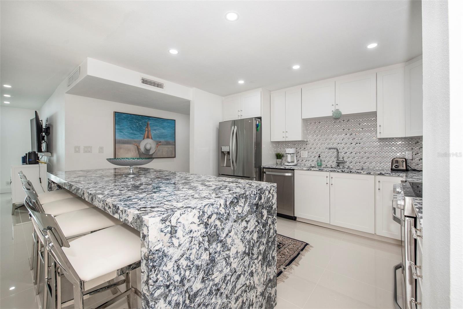675 S GULFVIEW BLVD #704, CLEARWATER BEACH, FL, 33767