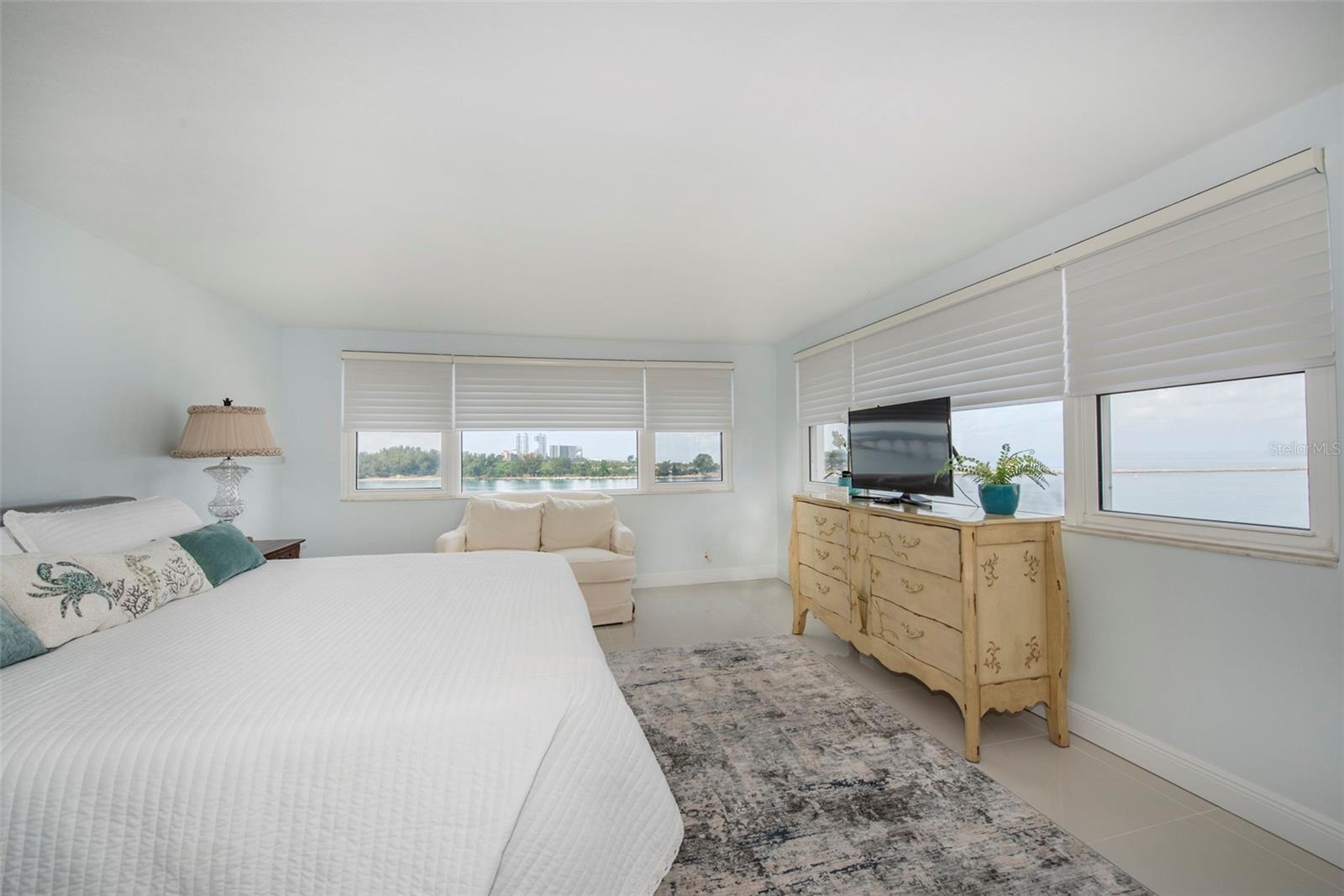 675 S GULFVIEW BLVD #704, CLEARWATER BEACH, FL, 33767