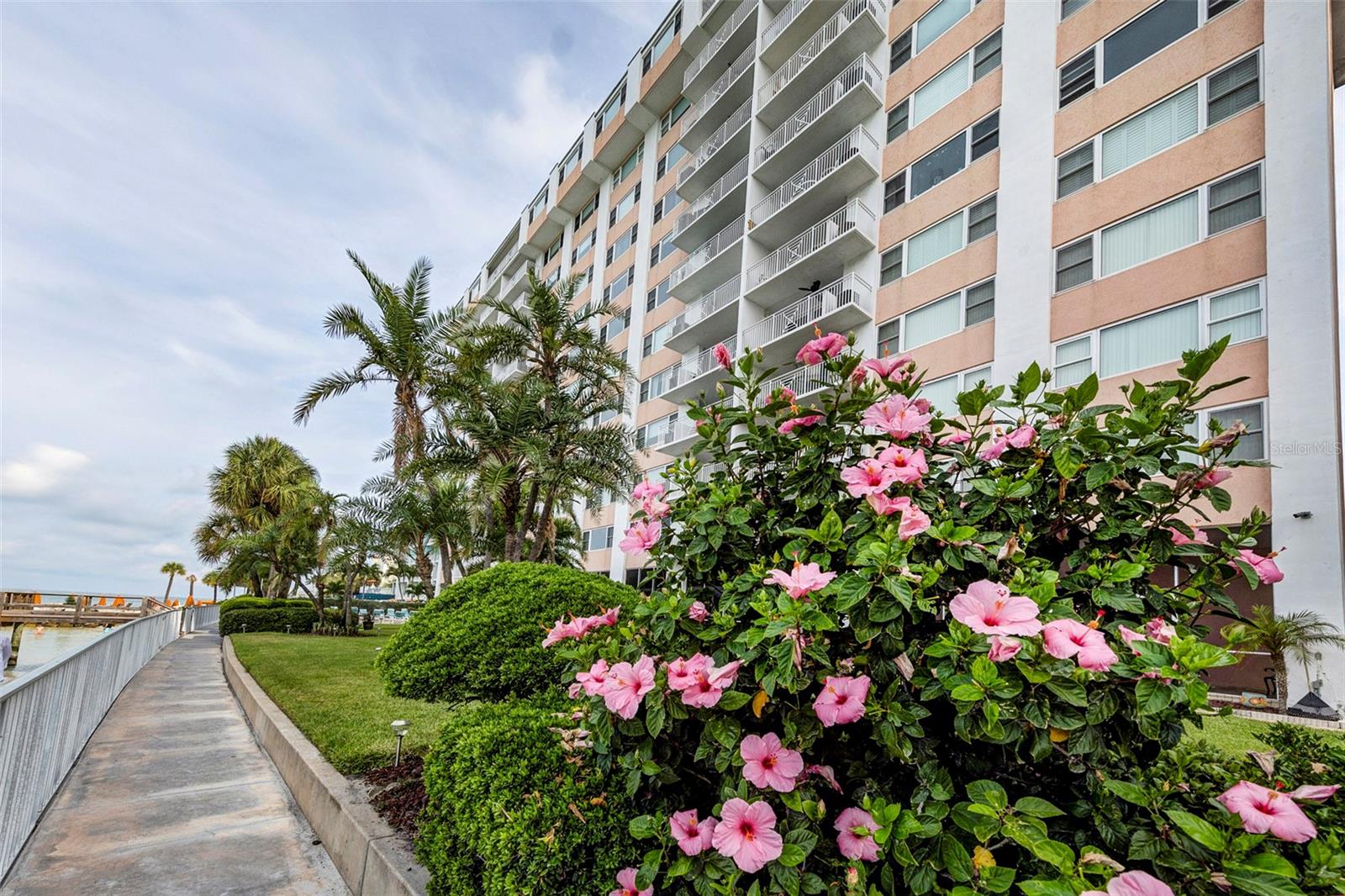 675 S GULFVIEW BLVD #704, CLEARWATER BEACH, FL, 33767