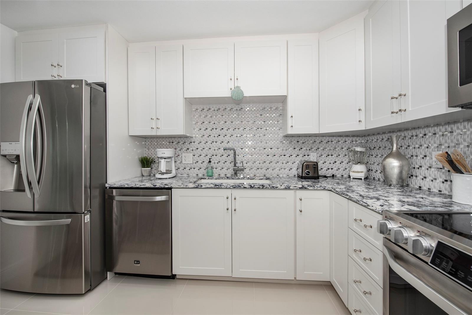 675 S GULFVIEW BLVD #704, CLEARWATER BEACH, FL, 33767