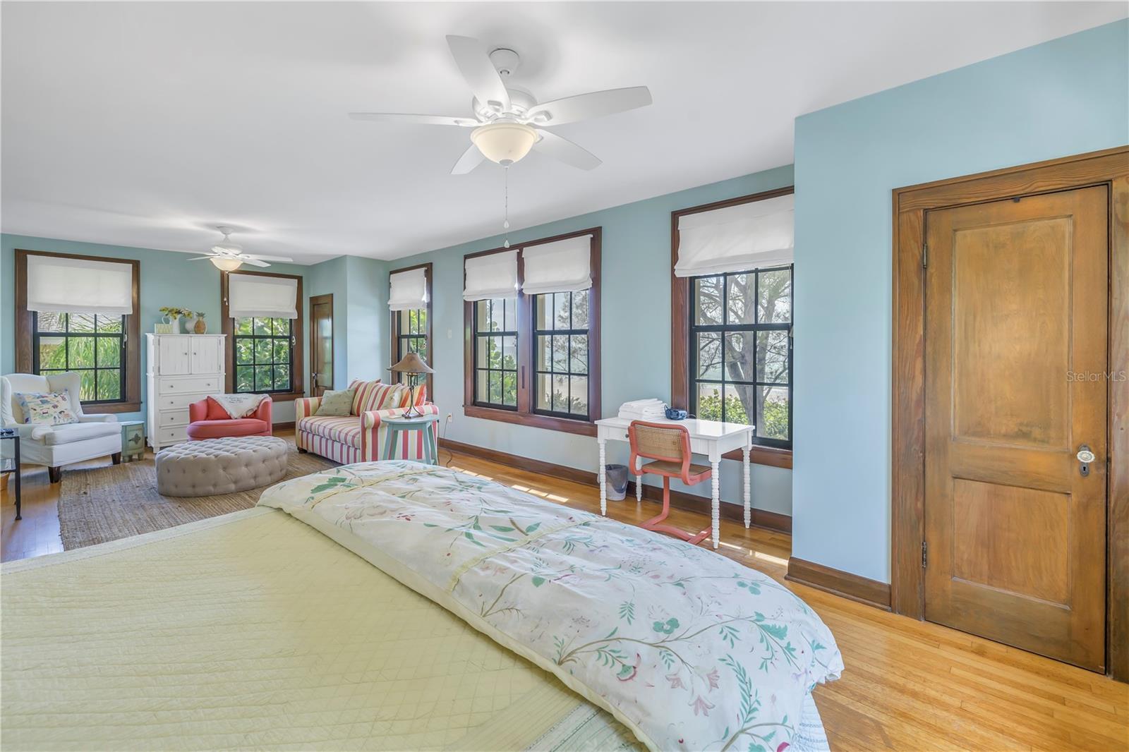 U8254456 Property Photo