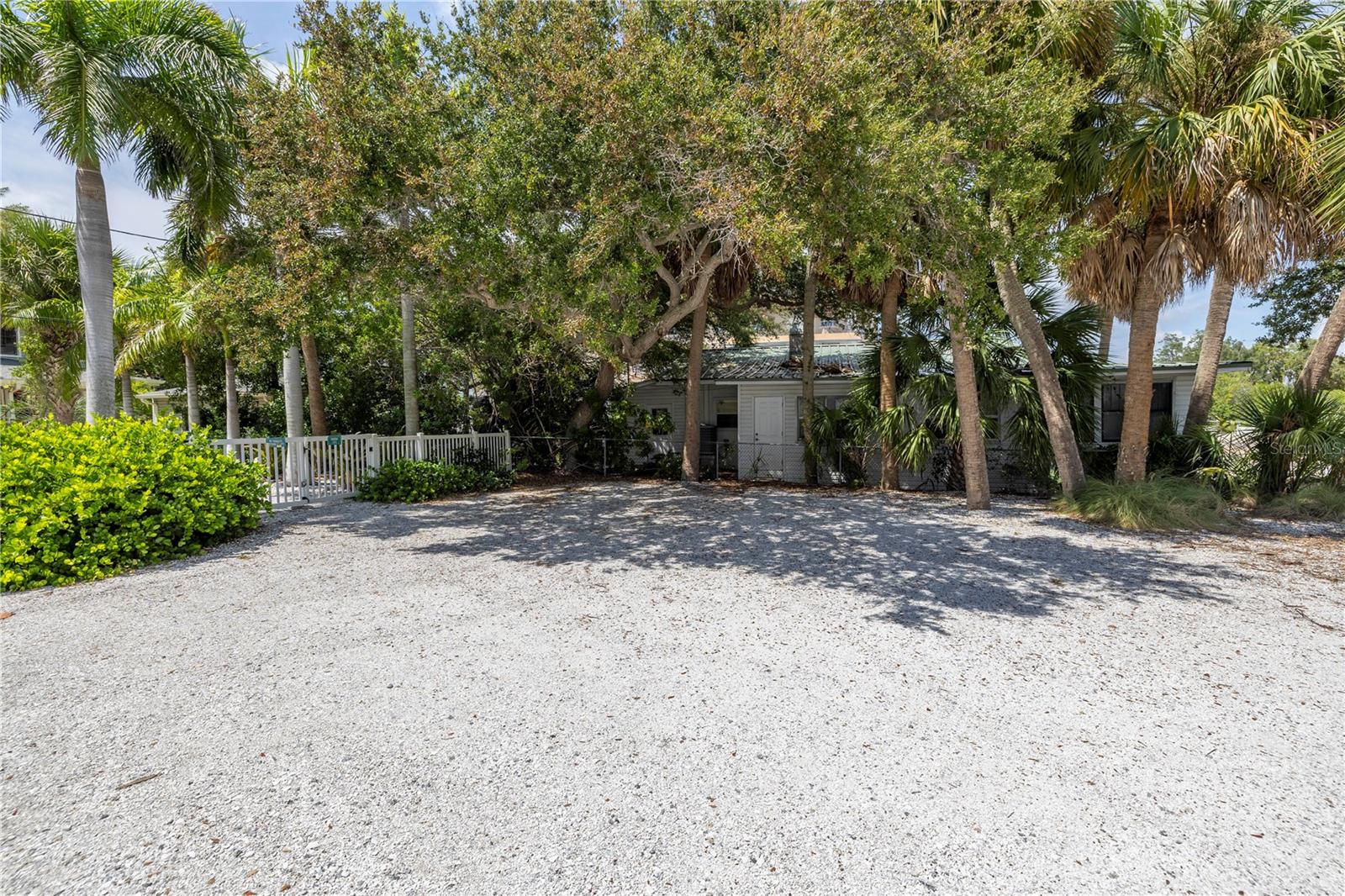 U8254456 Property Photo