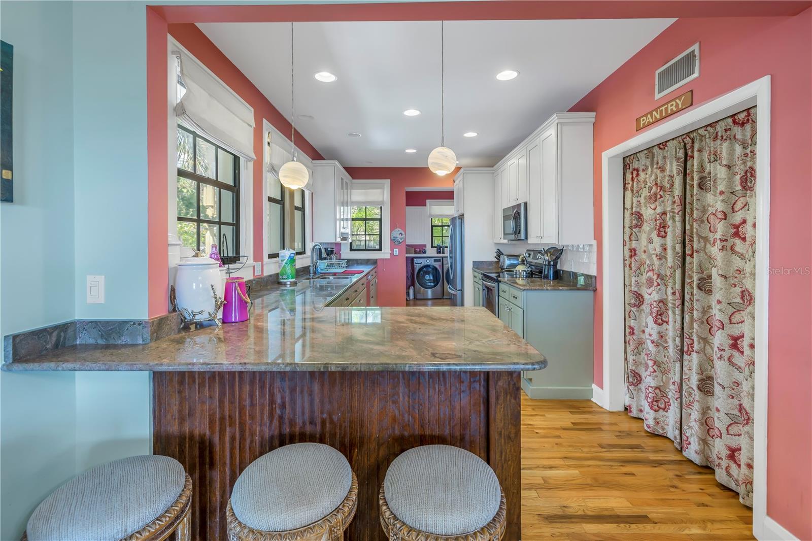 U8254456 Property Photo