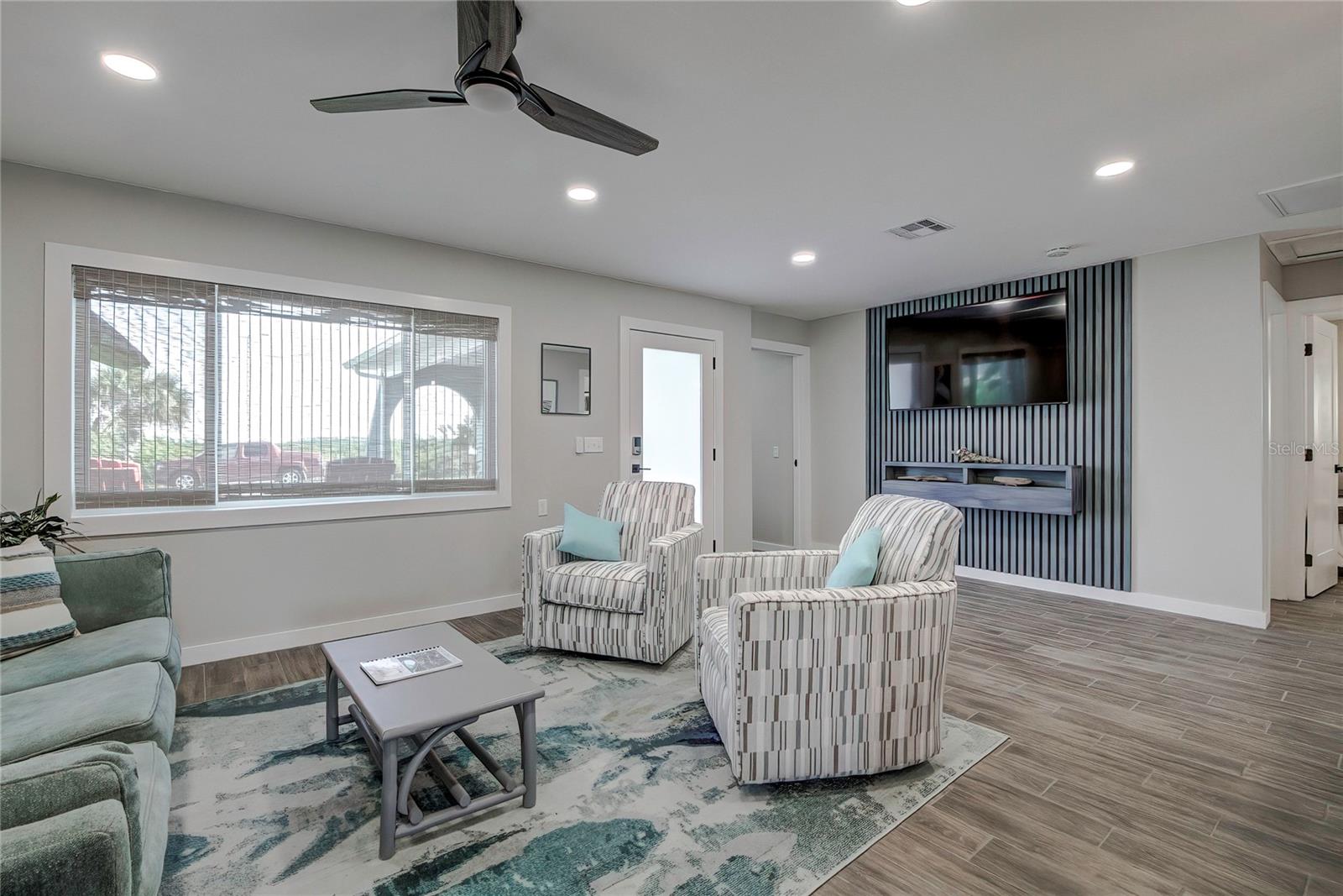 GULF COAST RET, HERNANDO BEACH, FL, 34607