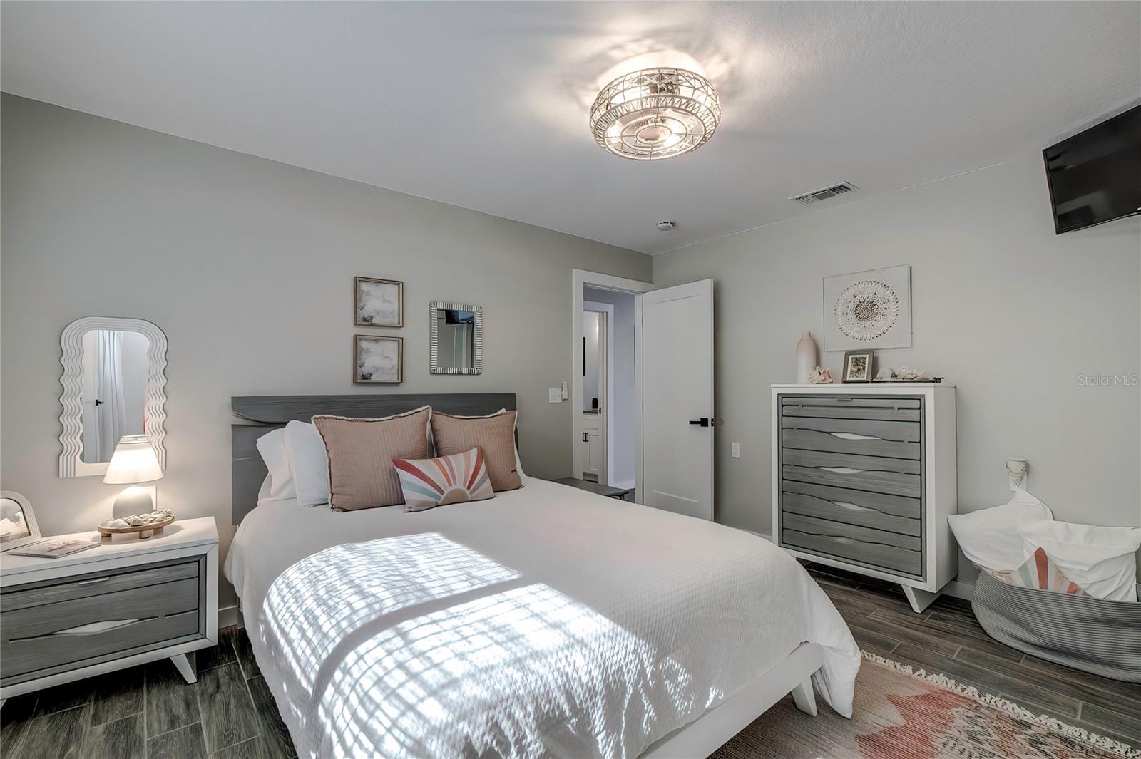 GULF COAST RET, HERNANDO BEACH, FL, 34607