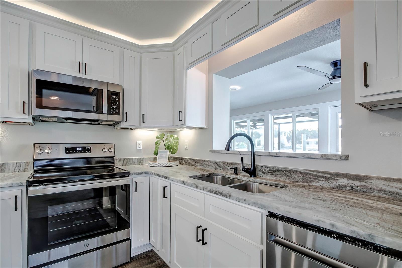 GULF COAST RET, HERNANDO BEACH, FL, 34607