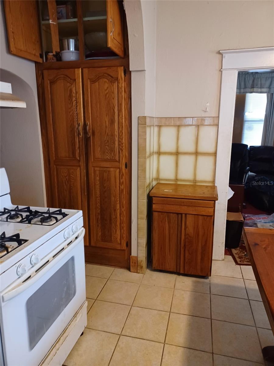 1016 E LAKE AVE, TAMPA, FL, 33605