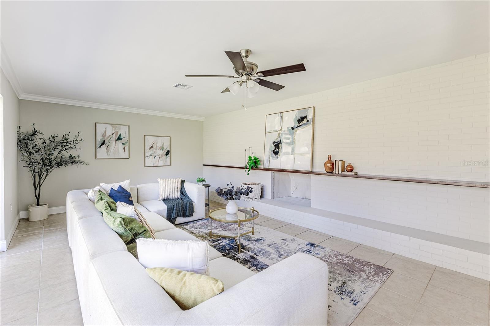 215 W CARTER RD, LAKELAND, FL, 33813
