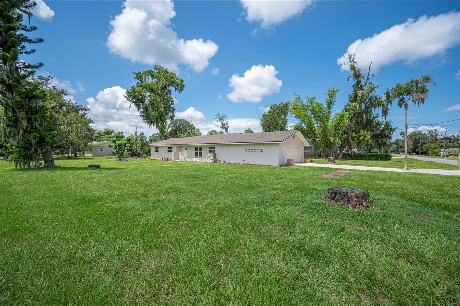 215 W CARTER RD, LAKELAND, FL, 33813