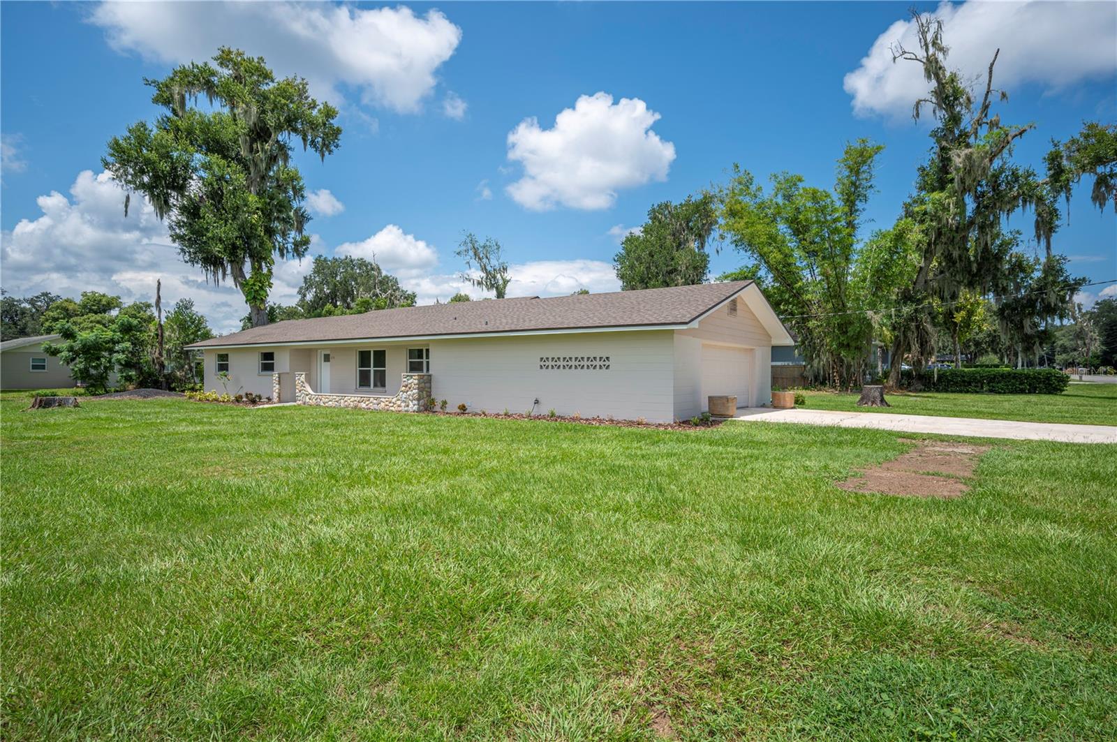 215 W CARTER RD, LAKELAND, FL, 33813