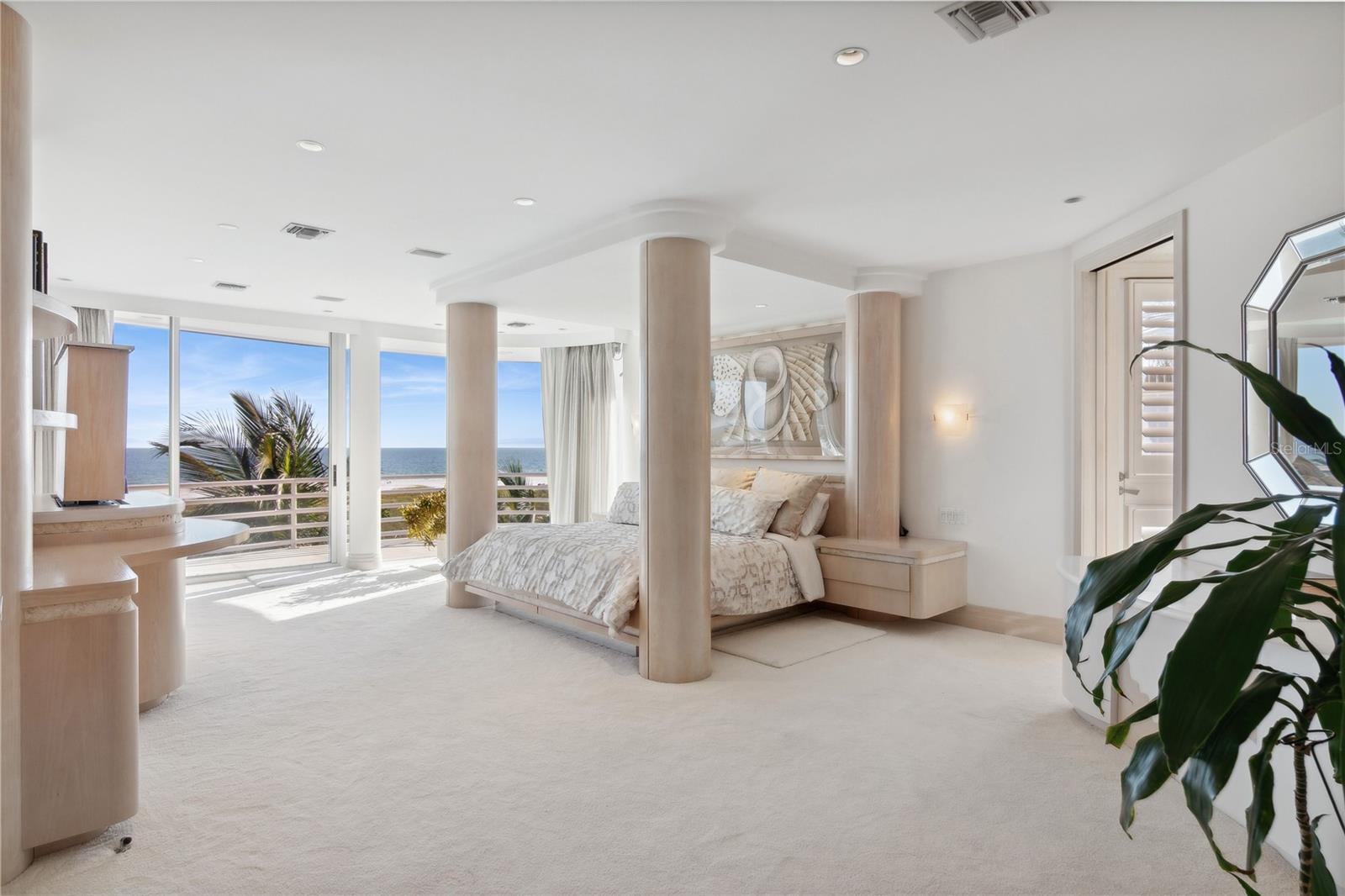 648 BEACH RD, SARASOTA, FL, 34242