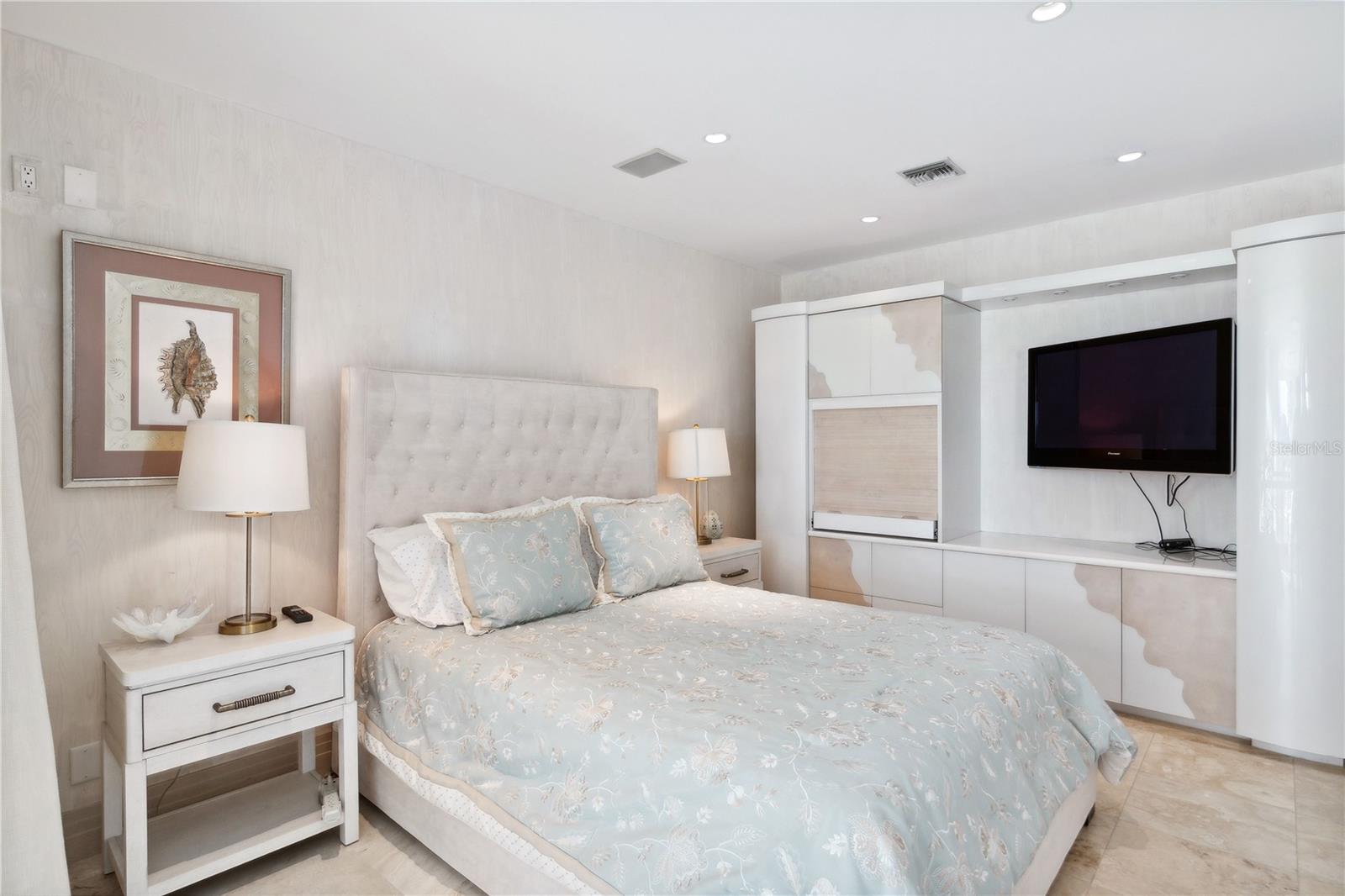 648 BEACH RD, SARASOTA, FL, 34242